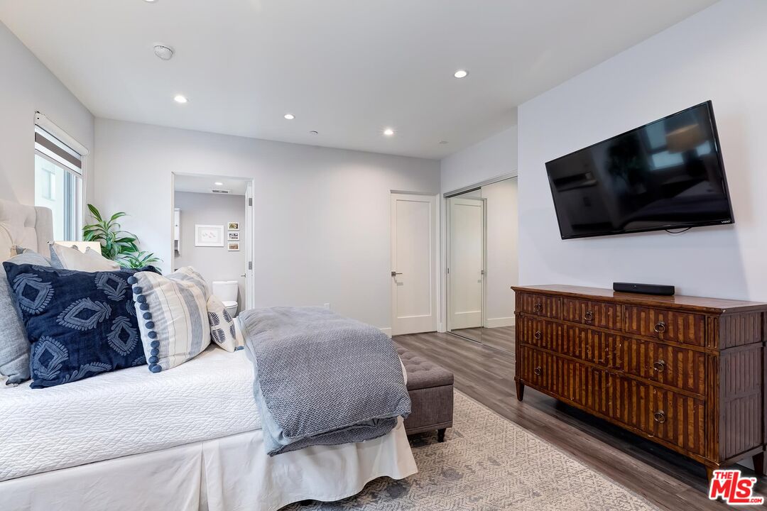 1326 S Centinela Ave Unit: 102