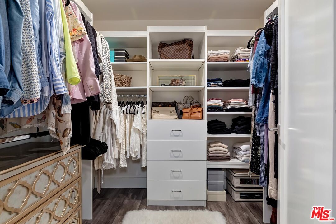 1326 S Centinela Ave Unit: 102