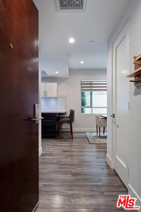 1326 S Centinela Ave Unit: 102