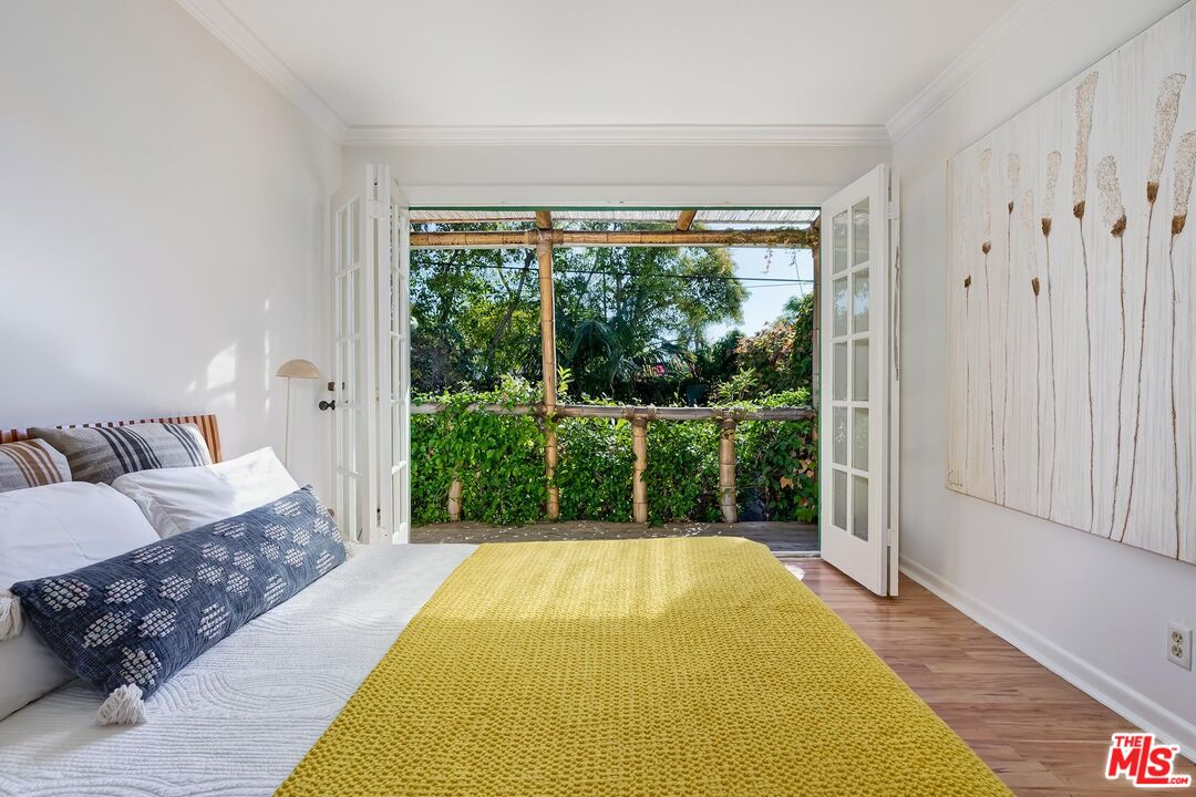 8956 Vista Grande St