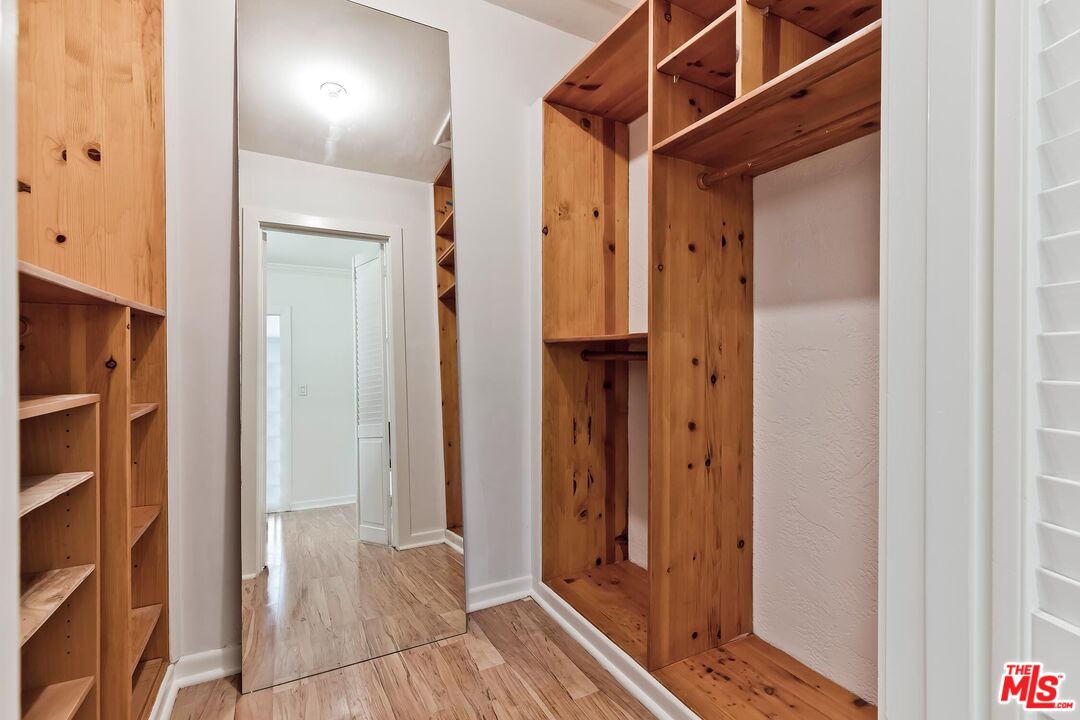 8956 Vista Grande St