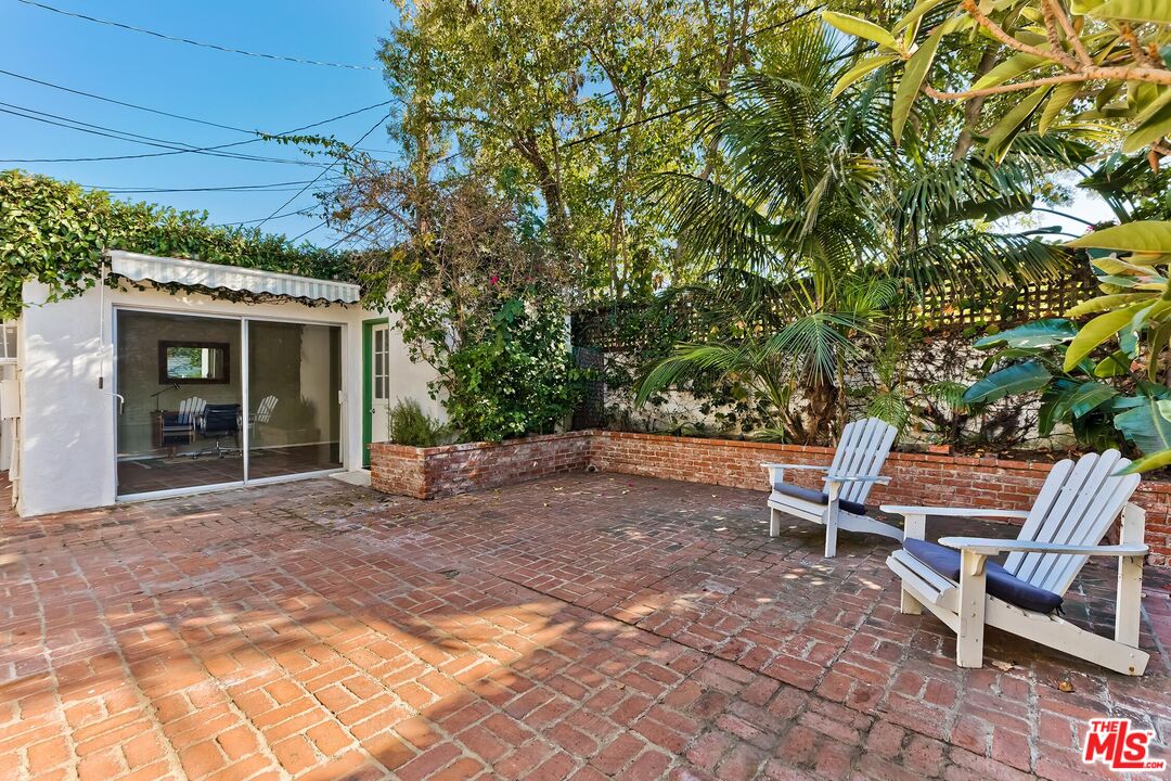 8956 Vista Grande St