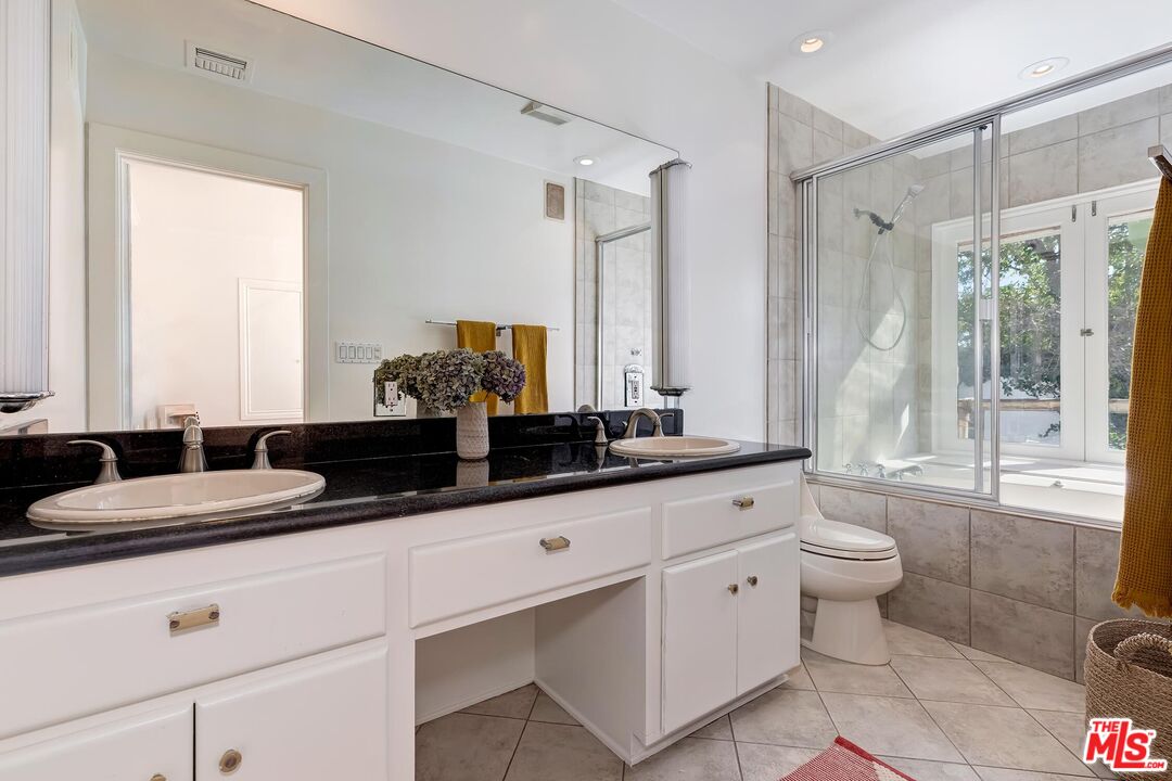 8956 Vista Grande St