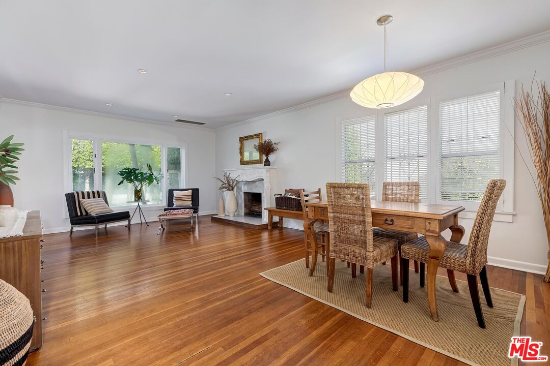 8956 Vista Grande St