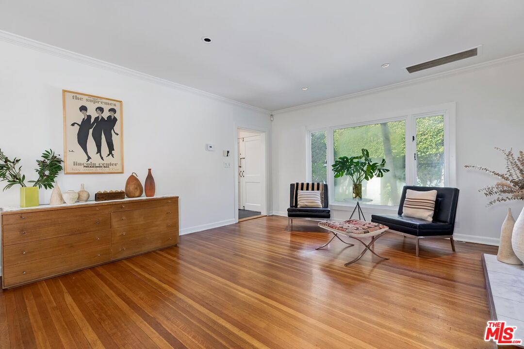 8956 Vista Grande St