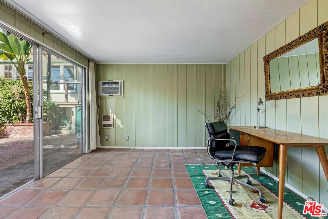 8956 Vista Grande St