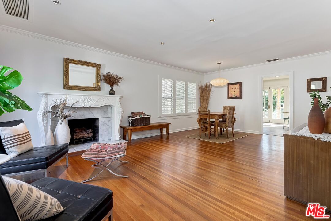 8956 Vista Grande St