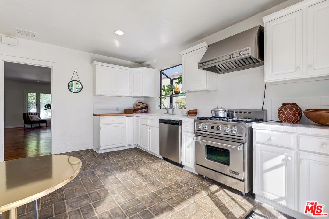 8956 Vista Grande St