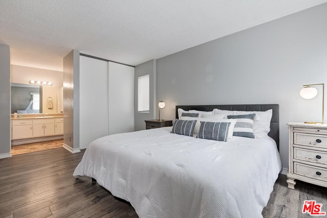 6050 Canterbury Dr Unit: E117