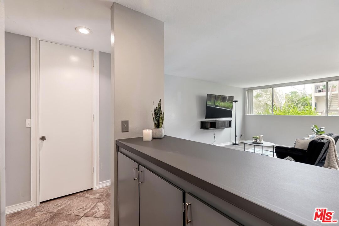 6050 Canterbury Dr Unit: E117