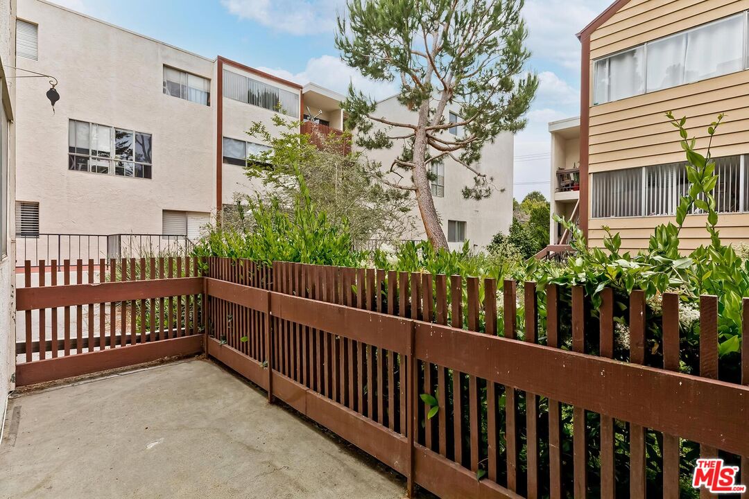 6050 Canterbury Dr Unit: E117