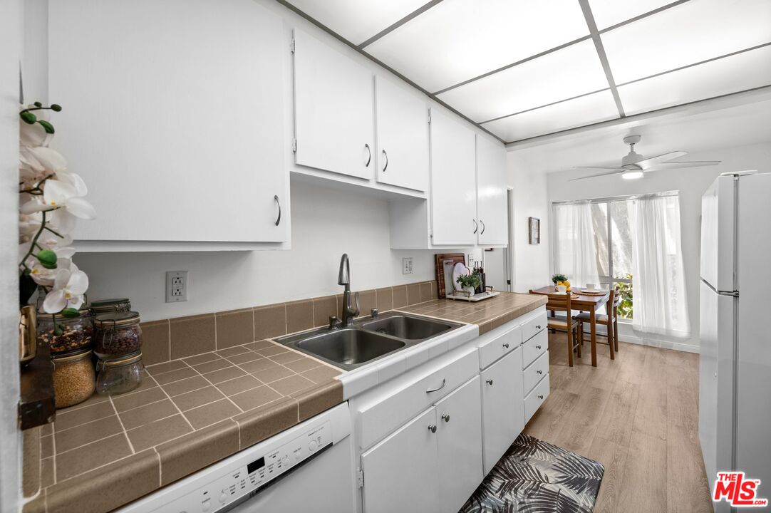 5845 Doverwood Dr Unit: 102