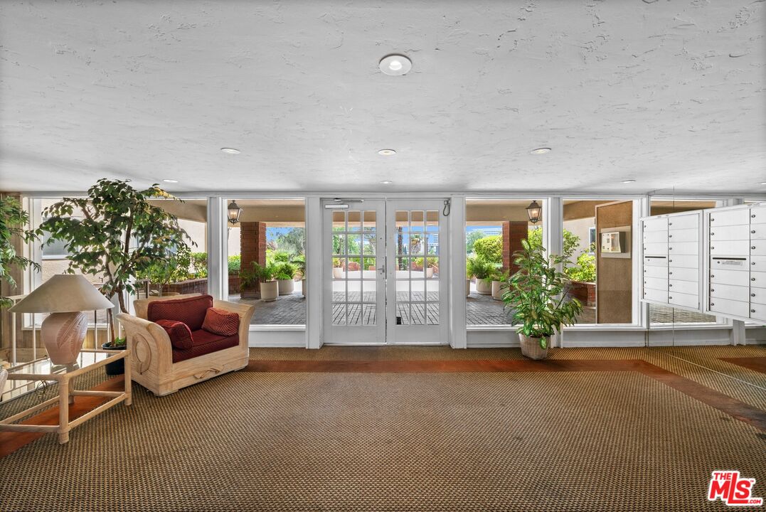 5845 Doverwood Dr Unit: 102