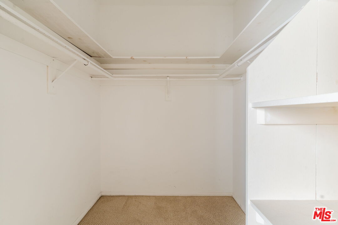 2219 S Bentley Ave Unit: 203