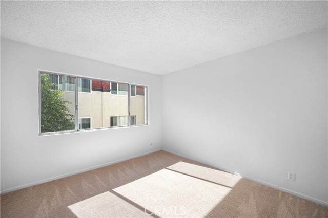 5674 Windsor WAY Unit: 207