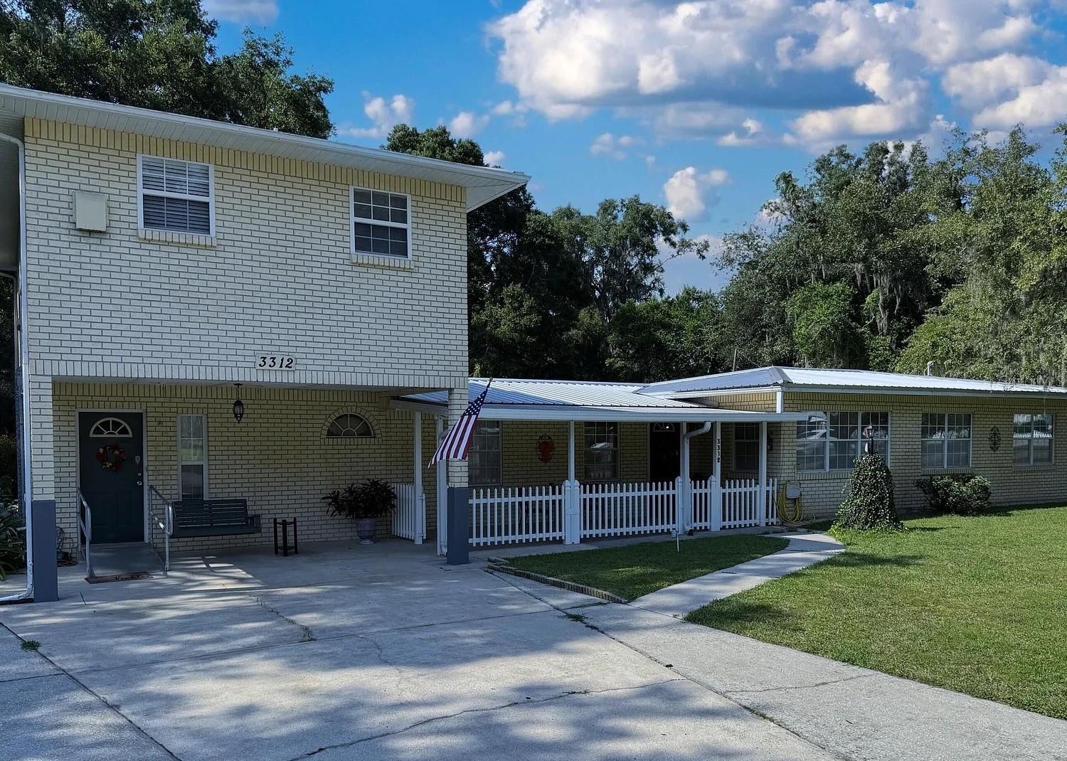 3312 SILVER LAKE DR