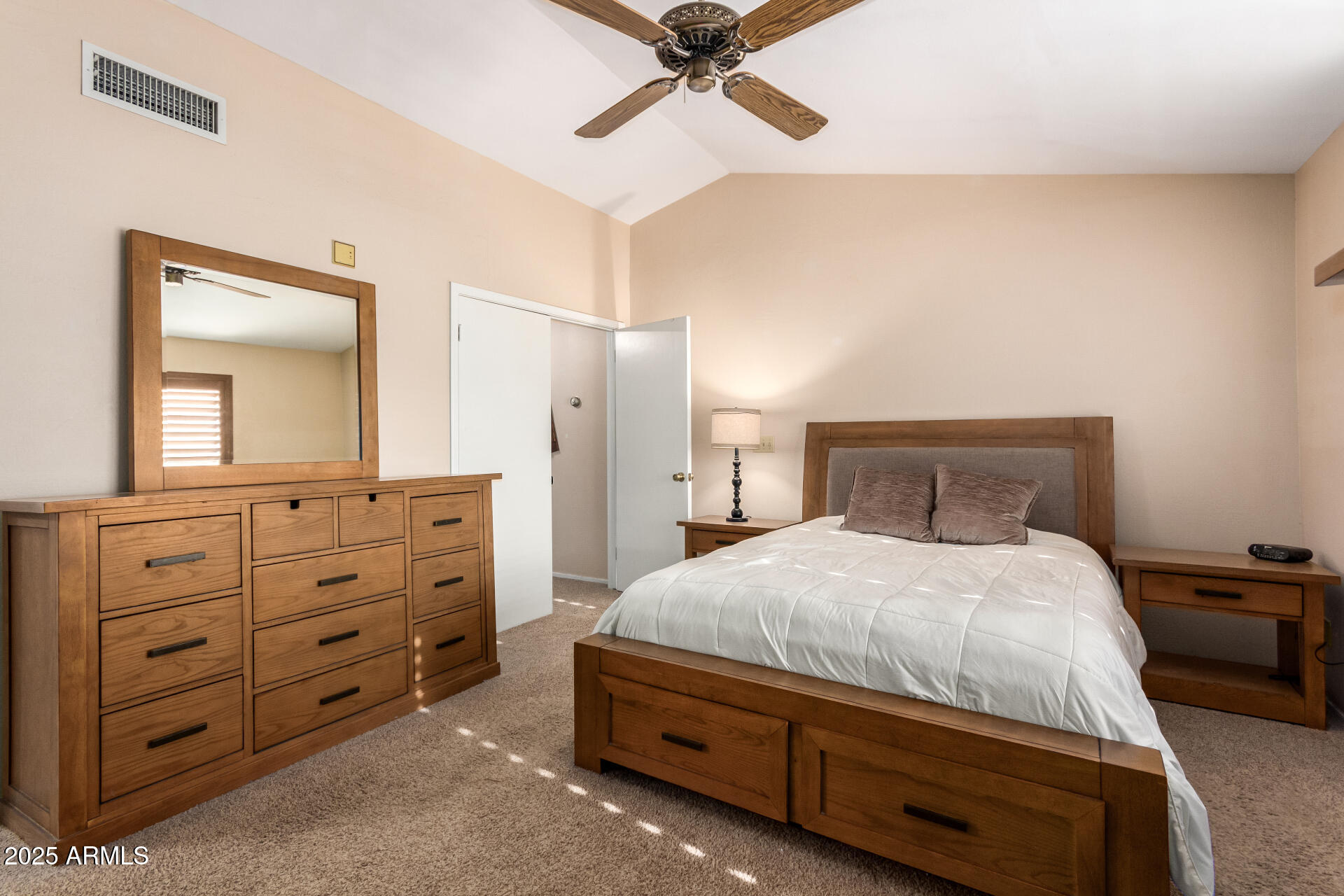 500 N ROOSEVELT Avenue, 118