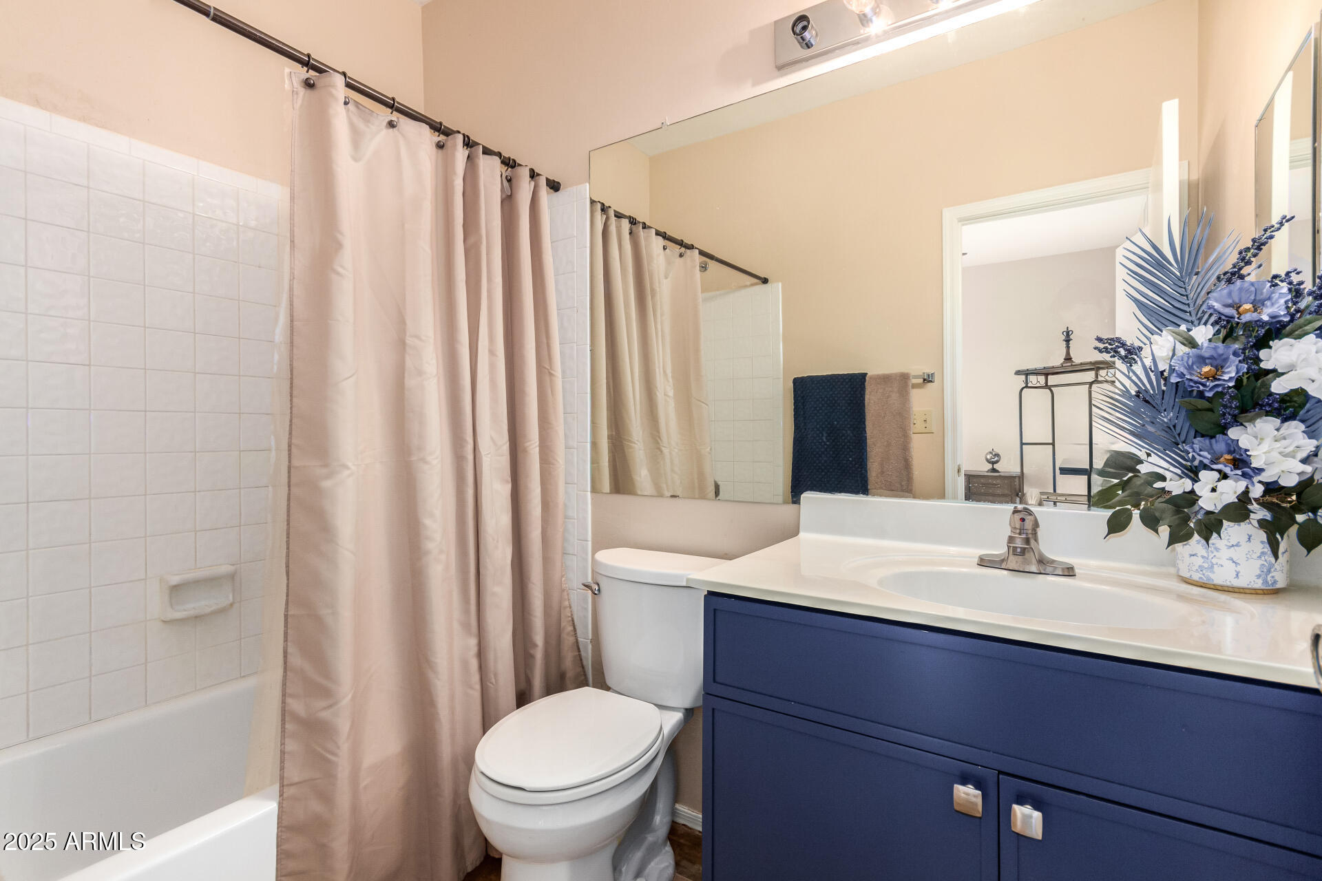 500 N ROOSEVELT Avenue, 118