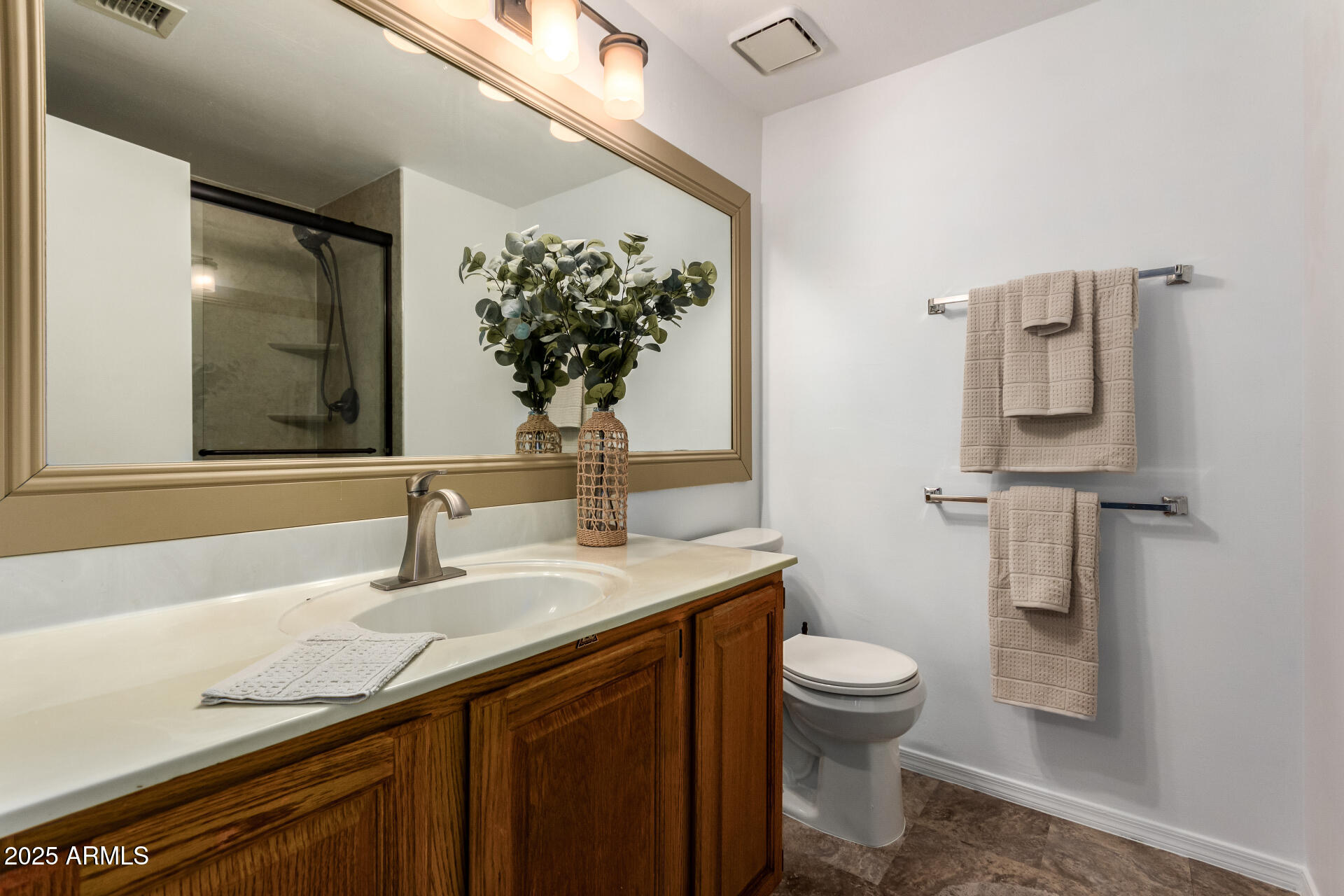 500 N ROOSEVELT Avenue, 118