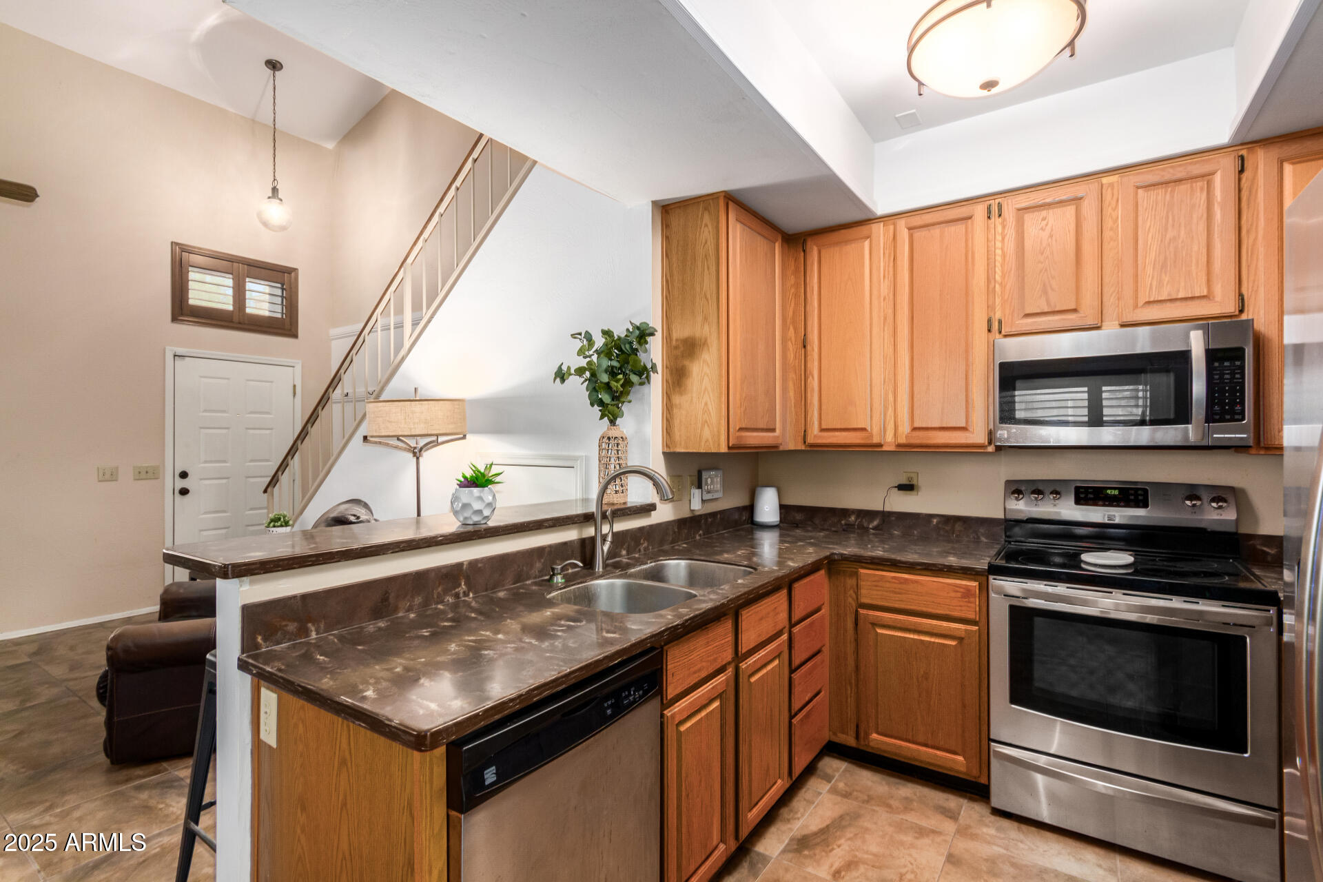 500 N ROOSEVELT Avenue, 118