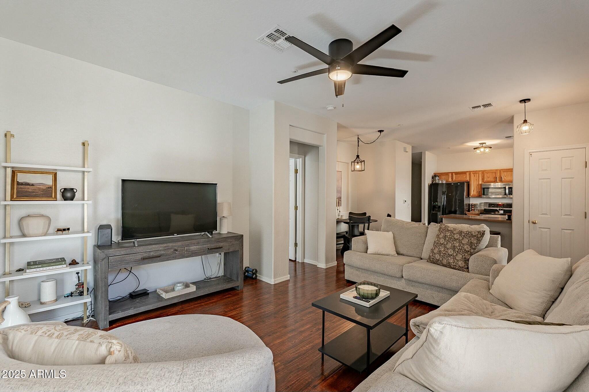 525 N MILLER Road, 122