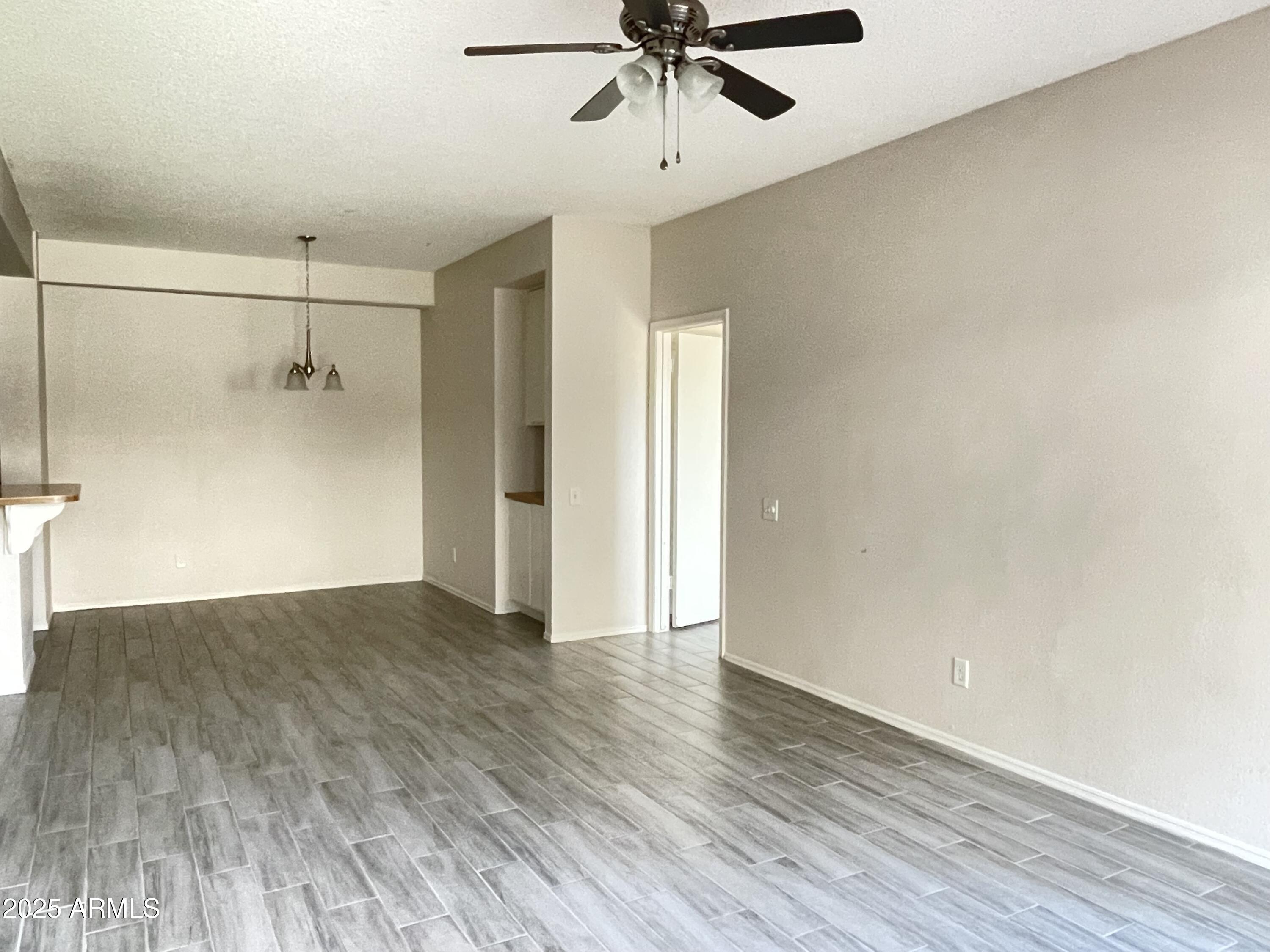 2035 S ELM Street, 115