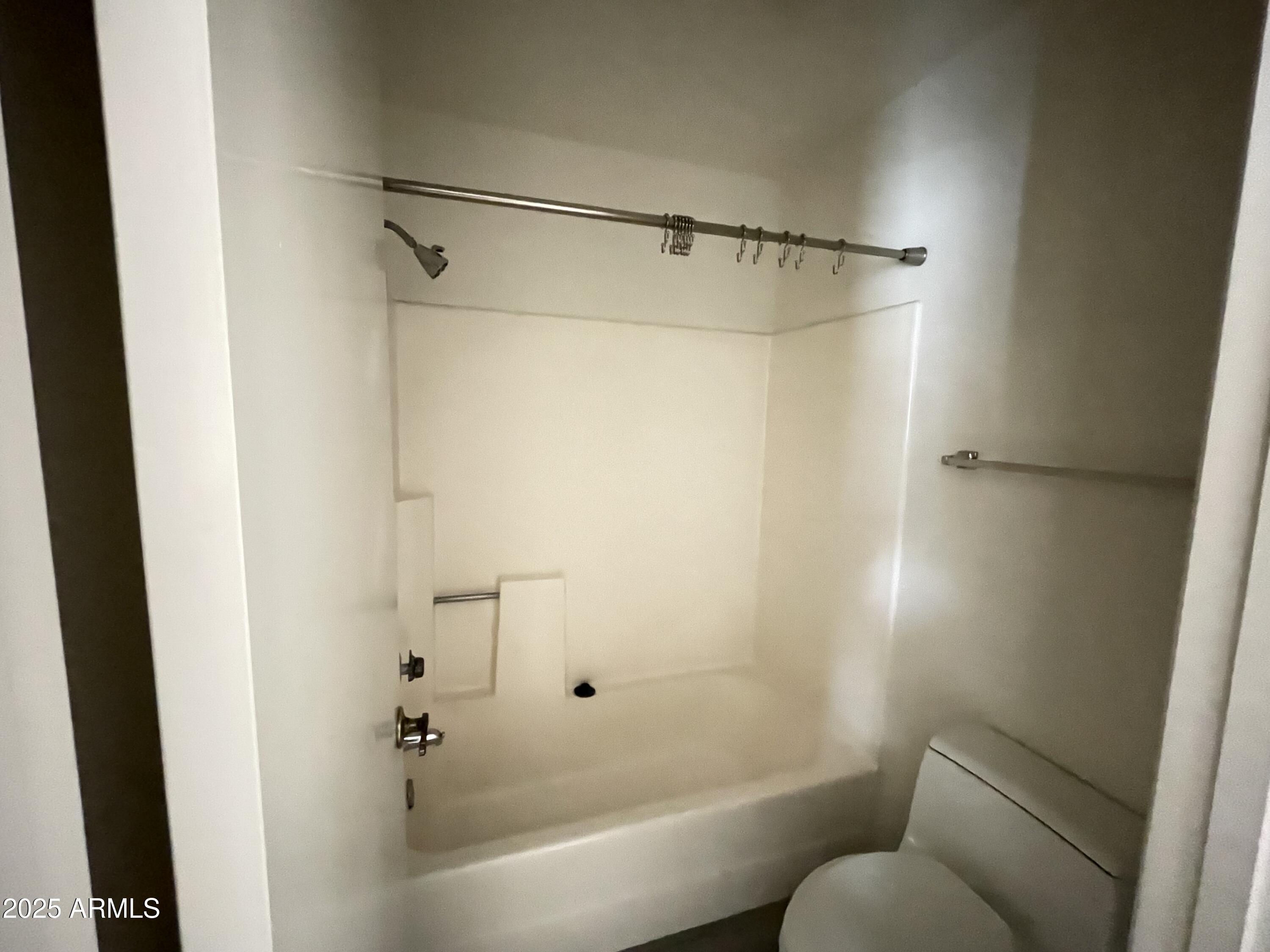 2035 S ELM Street, 115