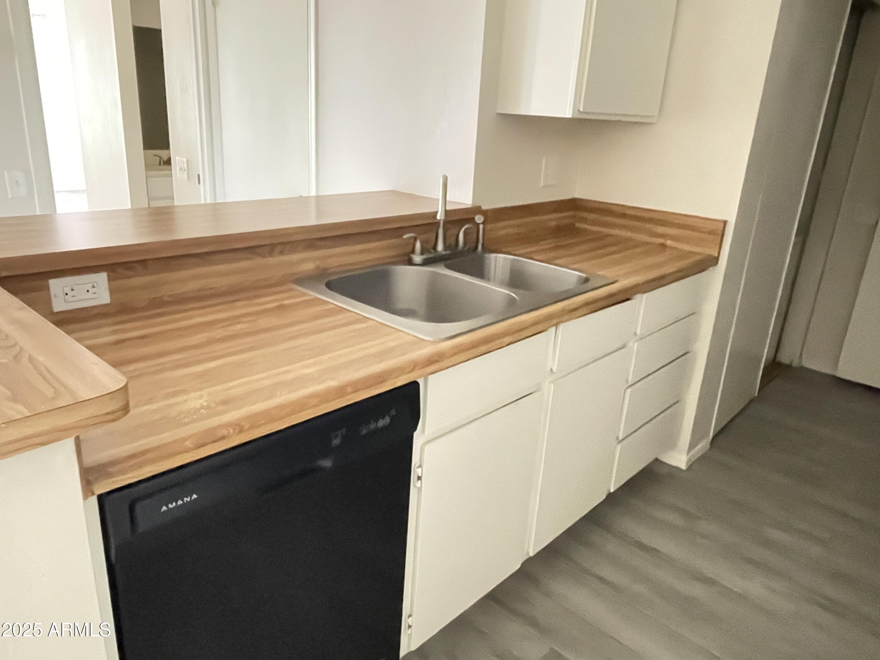 2035 S ELM Street, 115