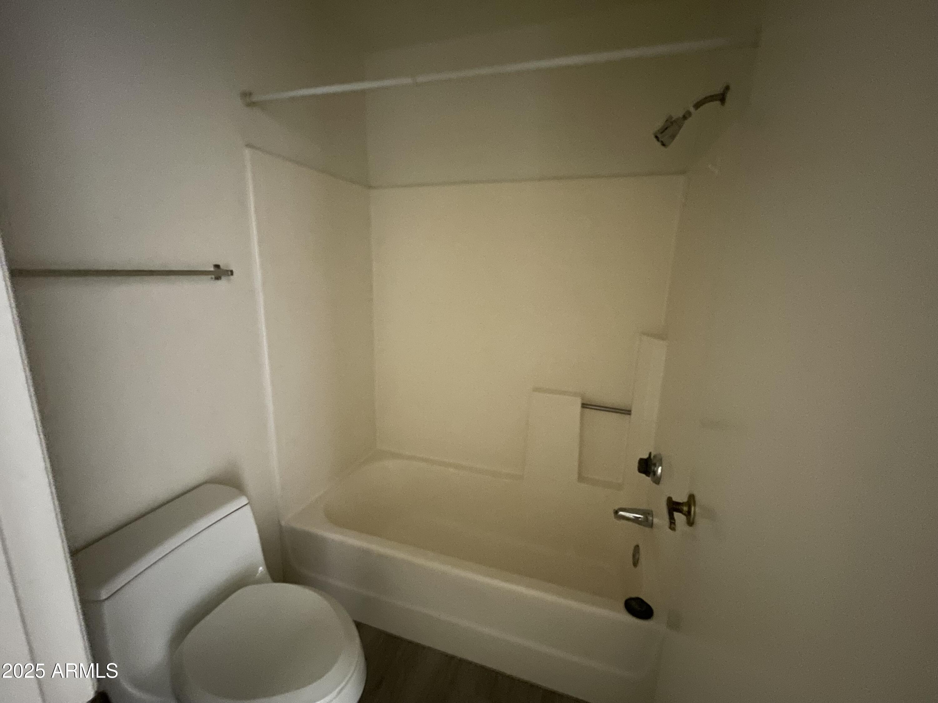 2035 S ELM Street, 115