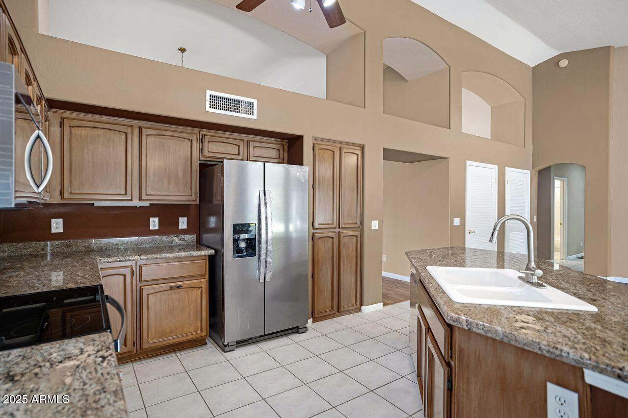 592 W HARVARD Avenue