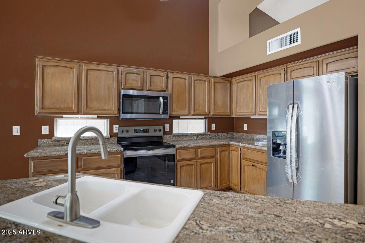 592 W HARVARD Avenue