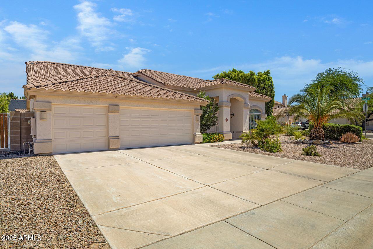 592 W HARVARD Avenue