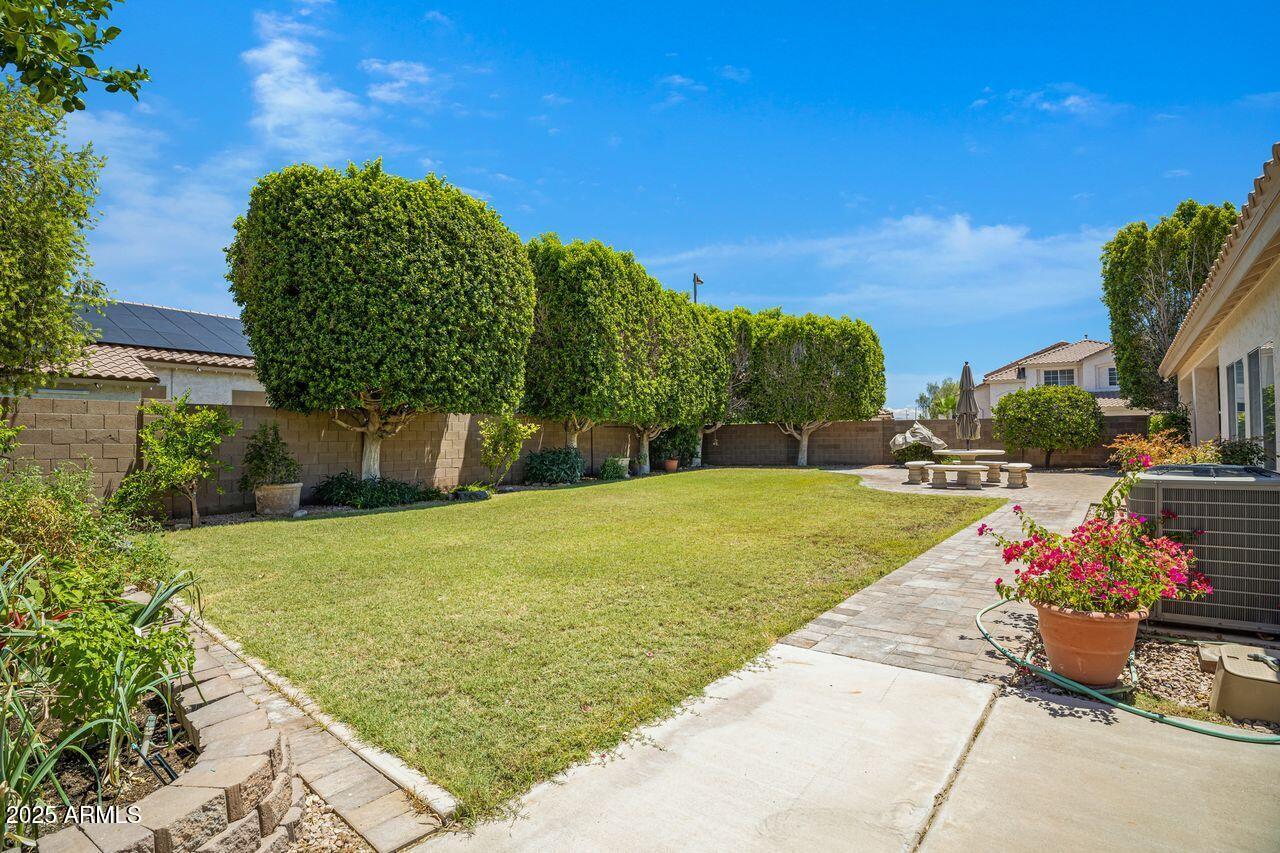 592 W HARVARD Avenue