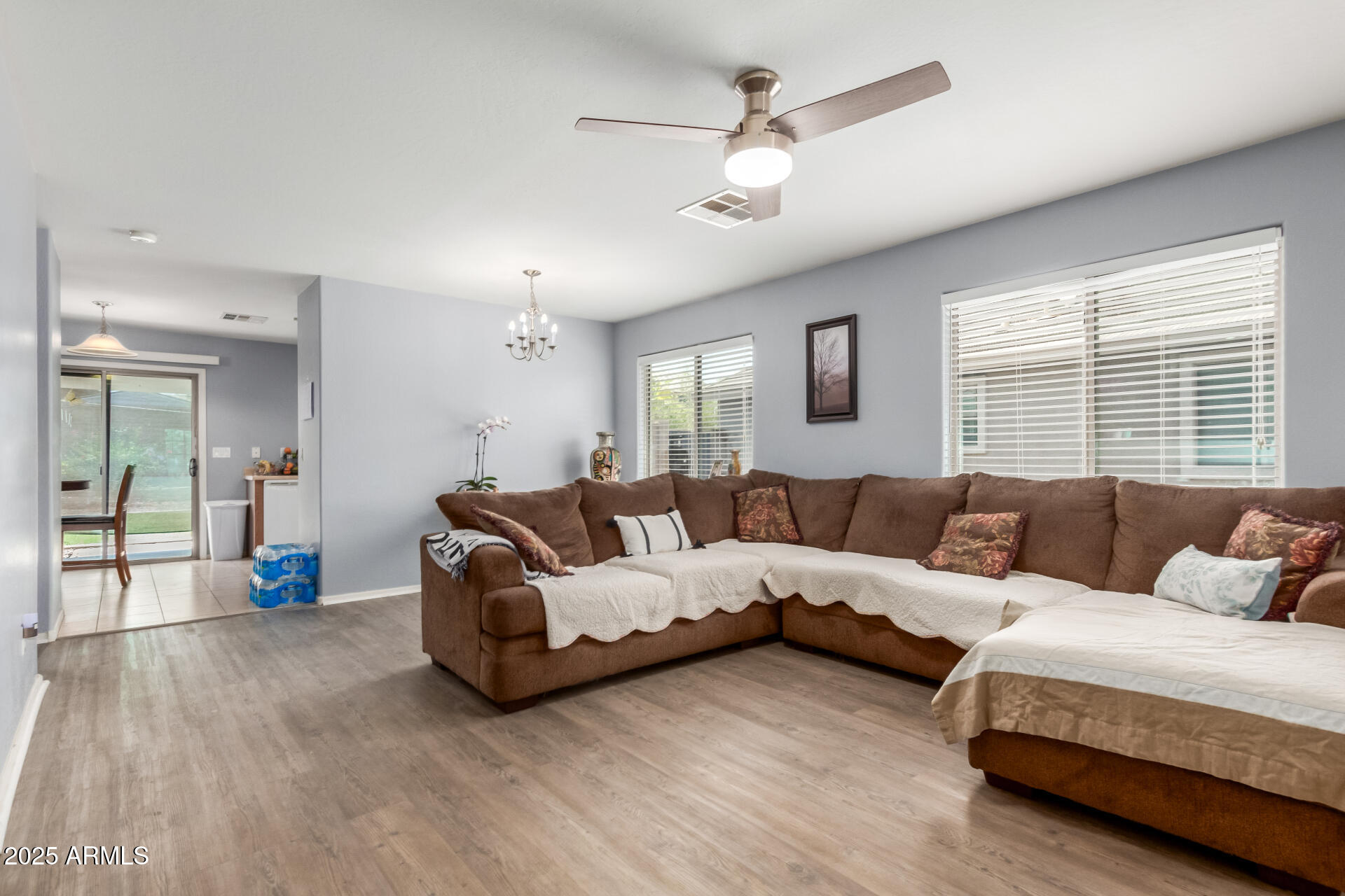 1949 W PROSPECTOR Way