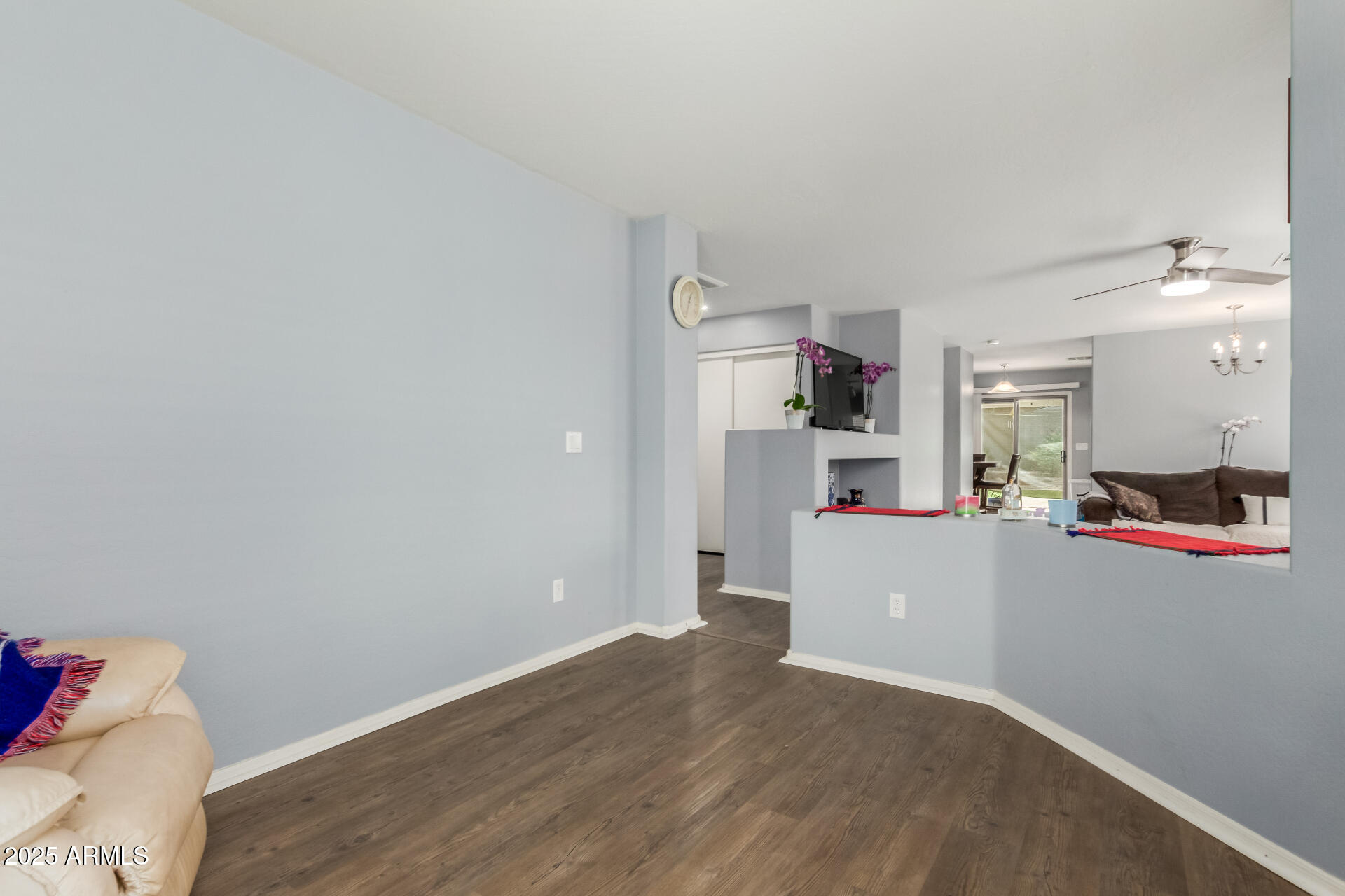 1949 W PROSPECTOR Way