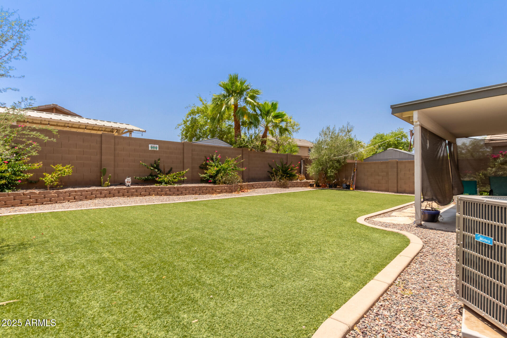 1949 W PROSPECTOR Way