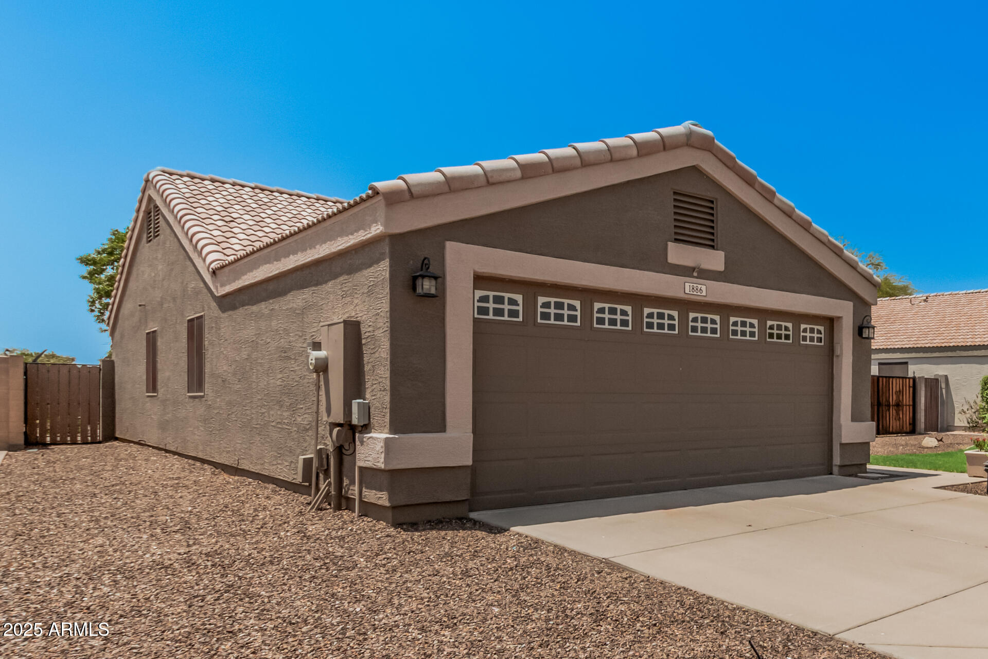 1886 S THUNDERBIRD Drive