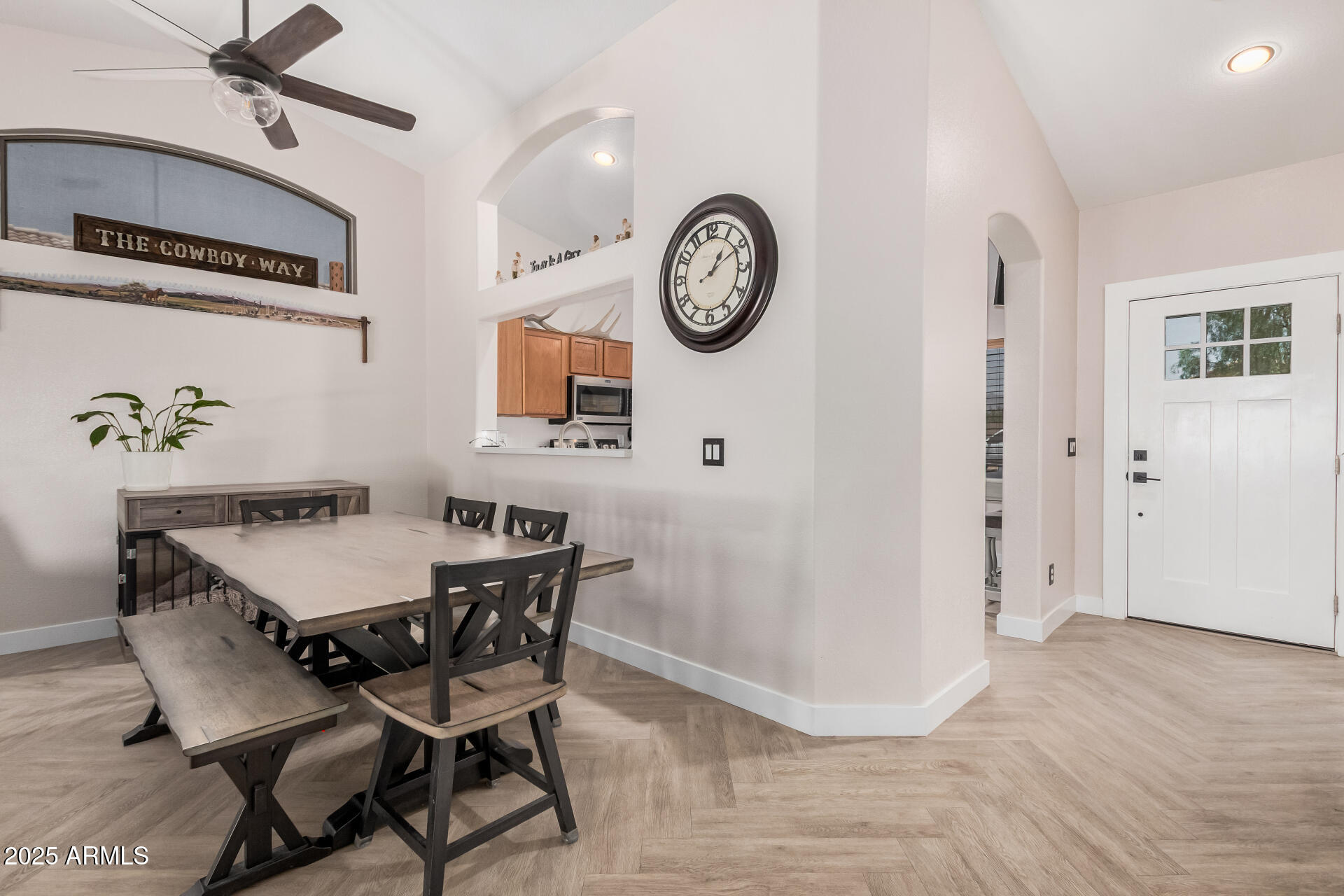 1886 S THUNDERBIRD Drive