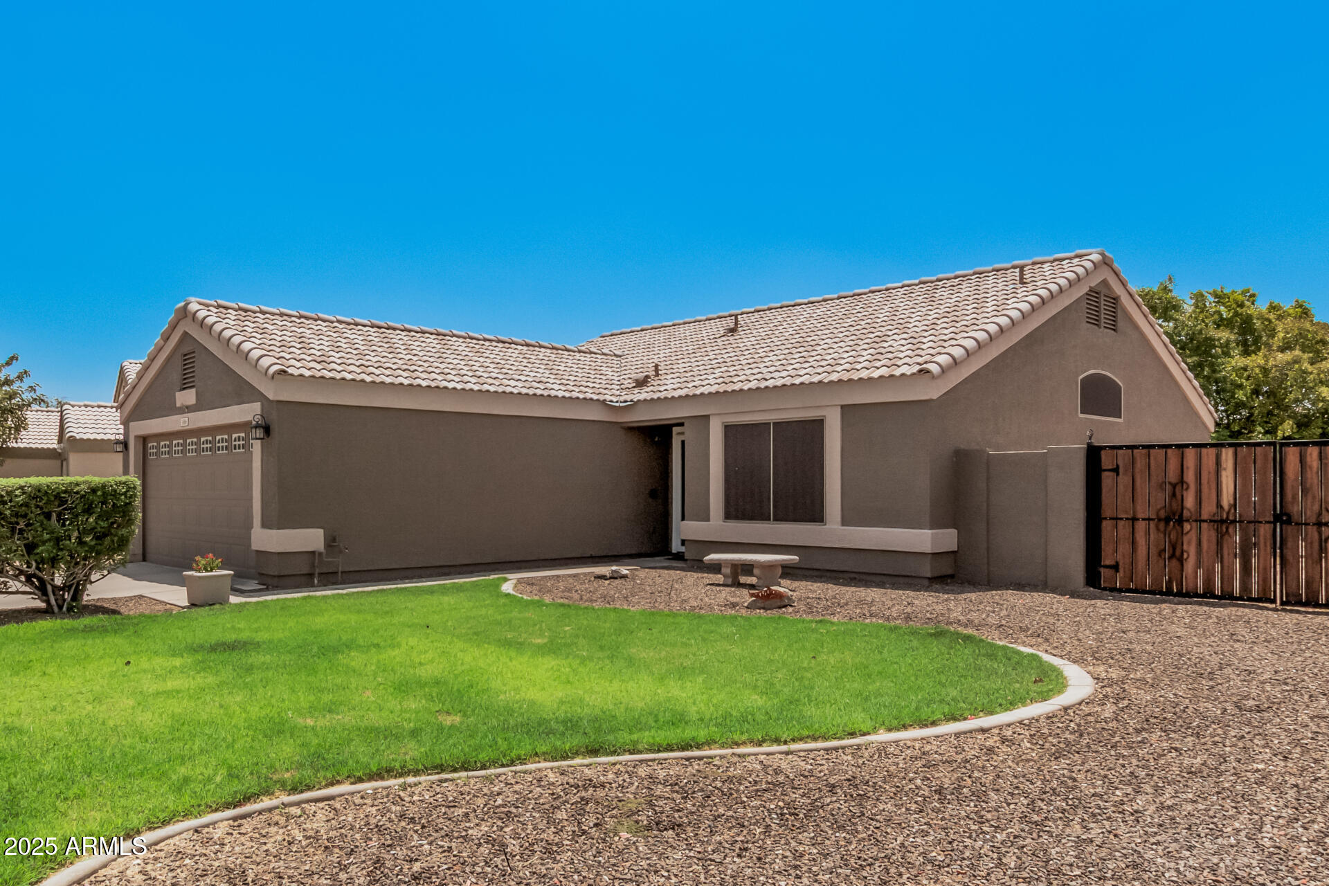 1886 S THUNDERBIRD Drive