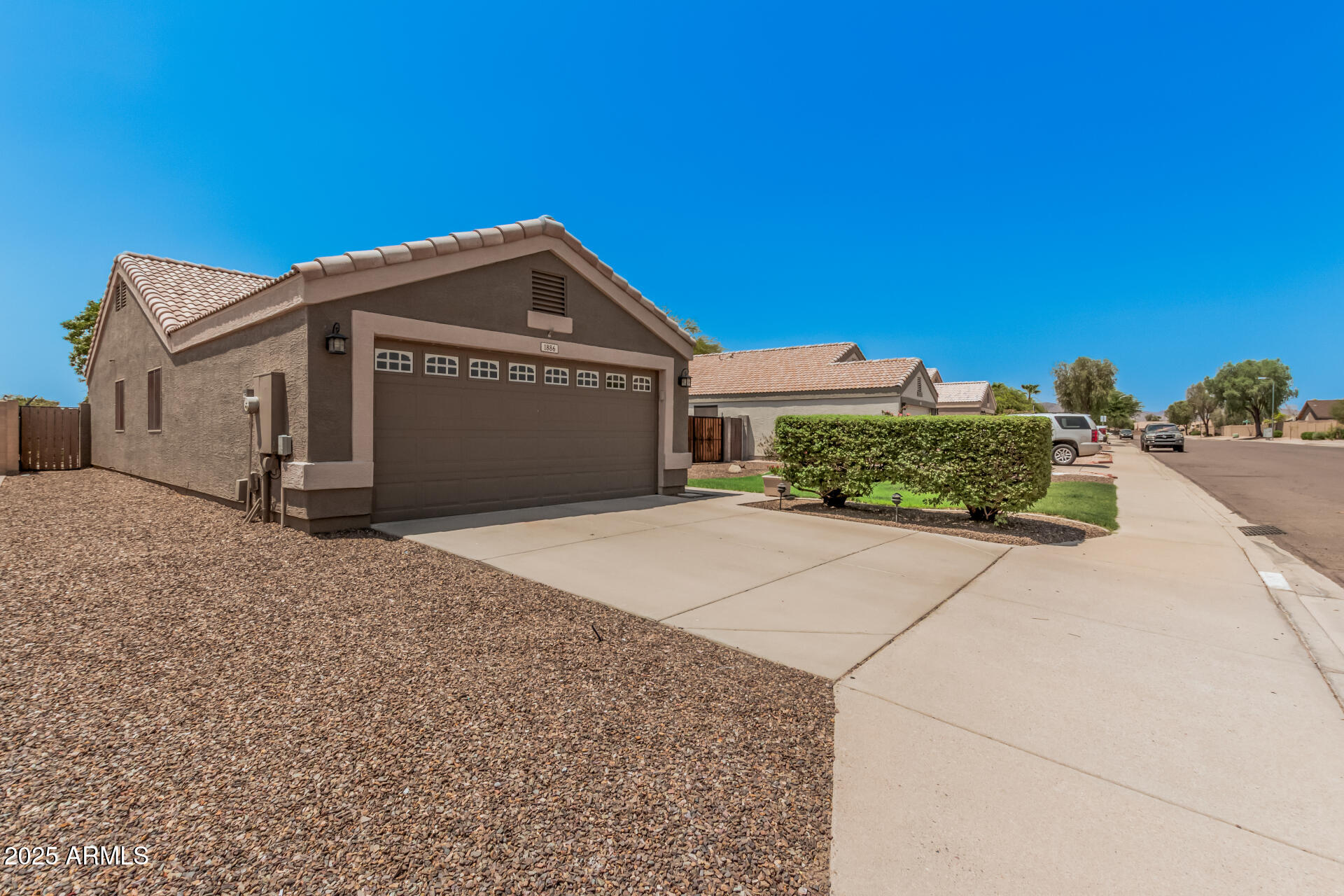 1886 S THUNDERBIRD Drive