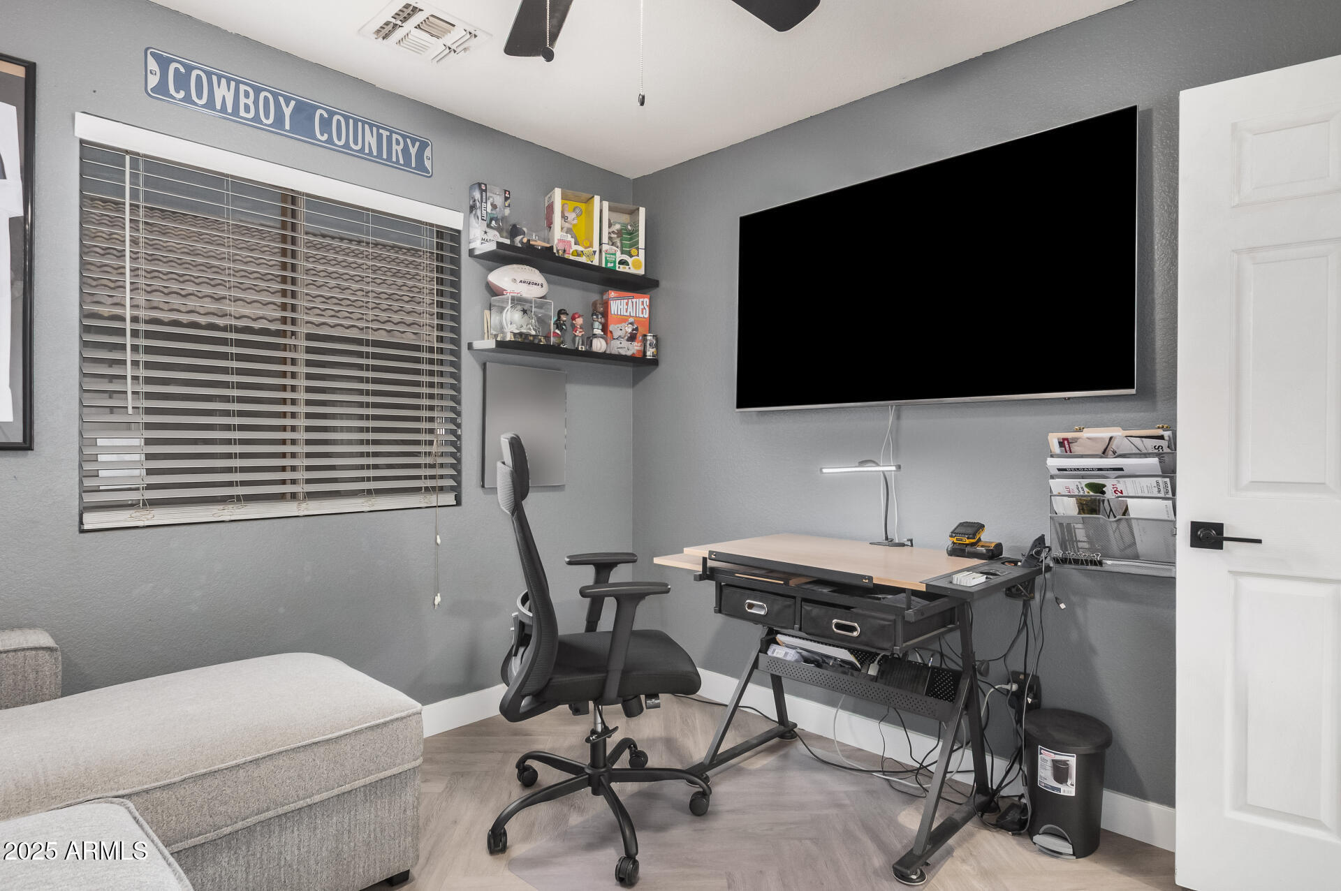 1886 S THUNDERBIRD Drive