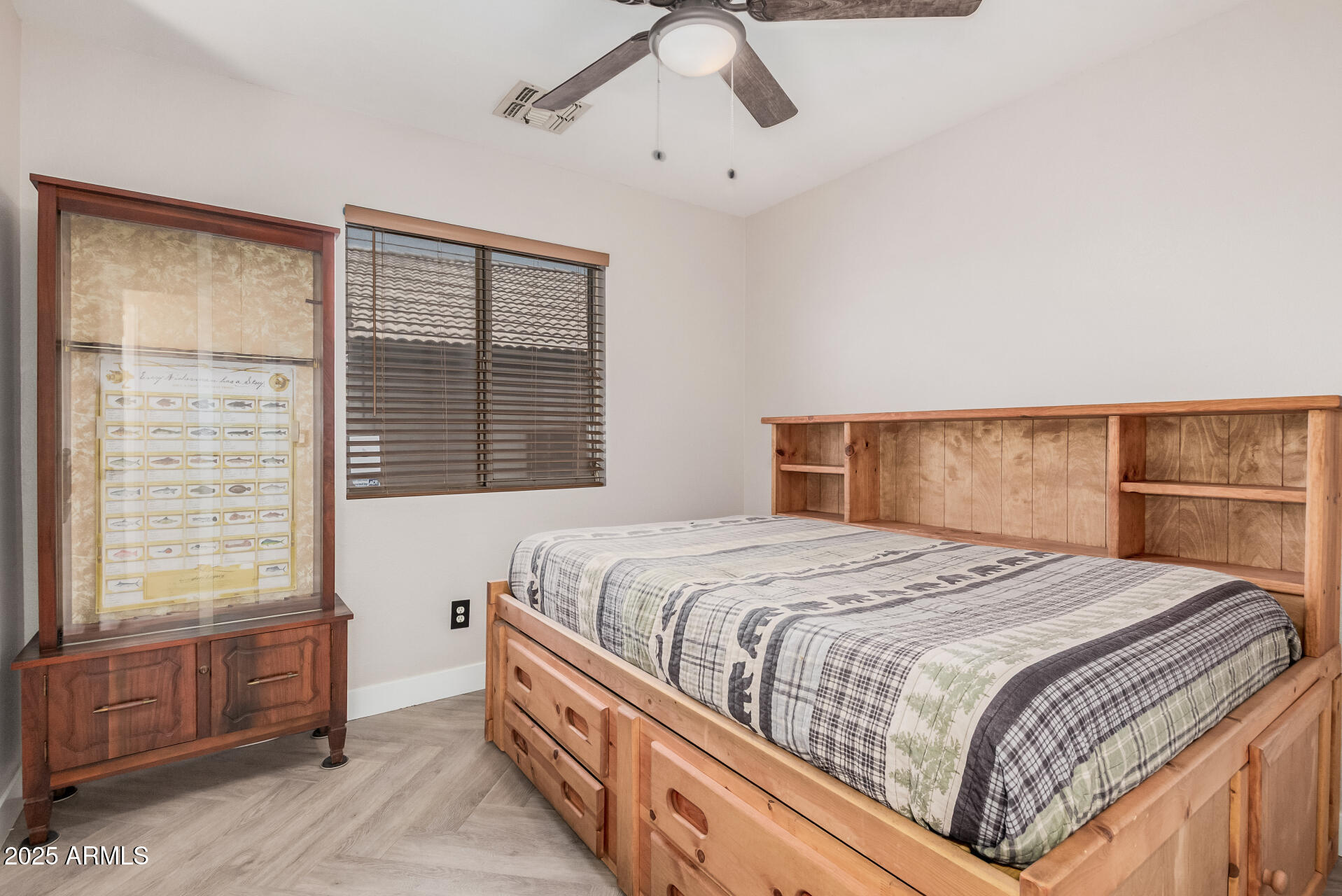 1886 S THUNDERBIRD Drive