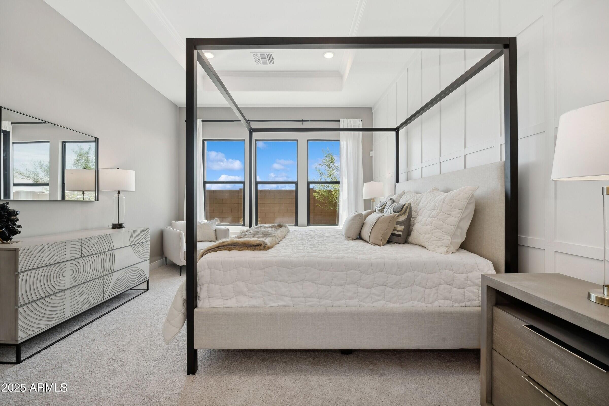 521 E Greenback Drive