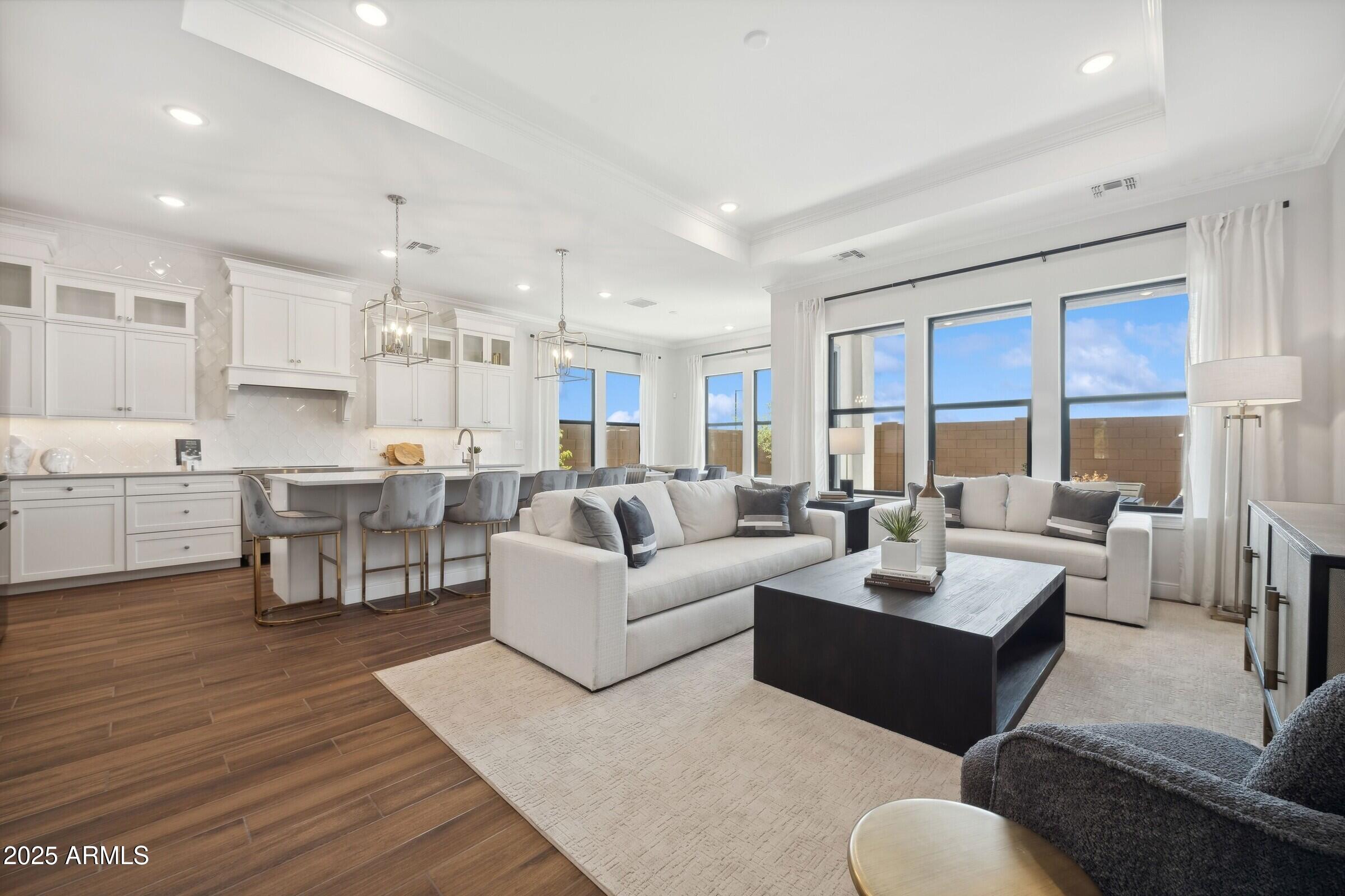 521 E Greenback Drive