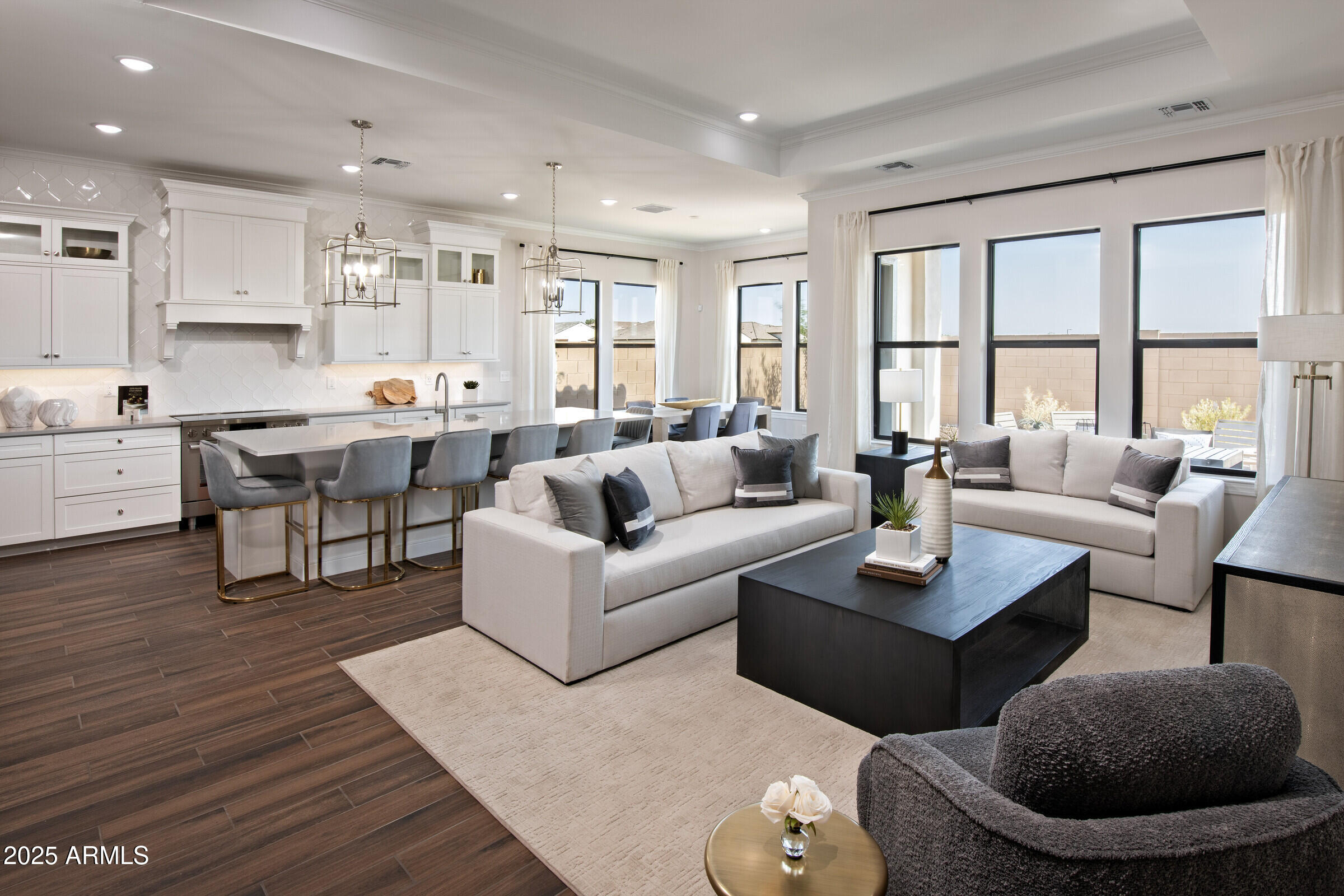 521 E Greenback Drive