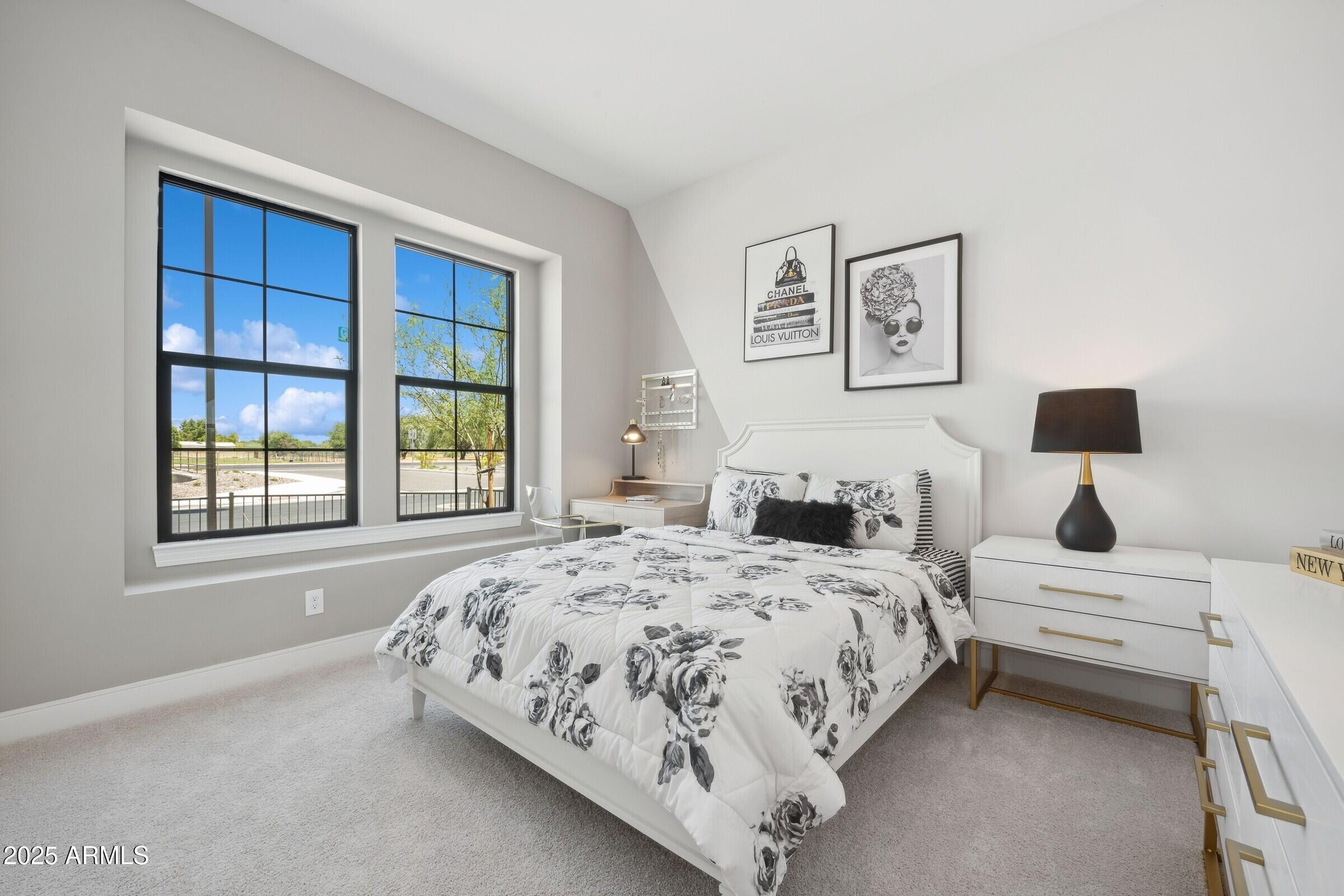 521 E Greenback Drive