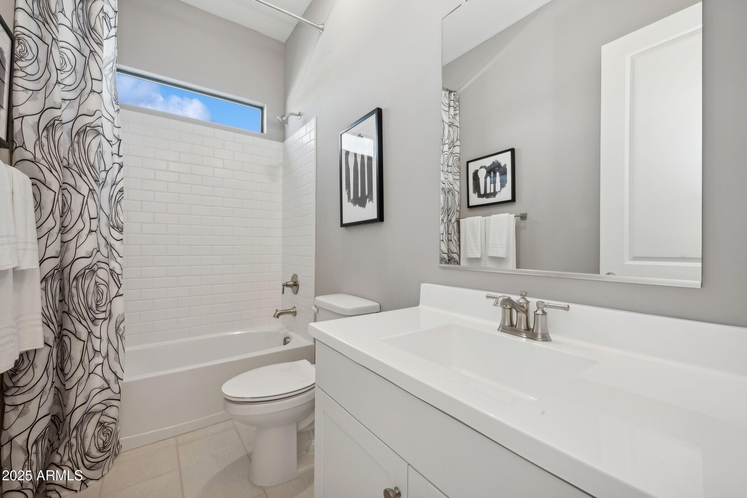 521 E Greenback Drive