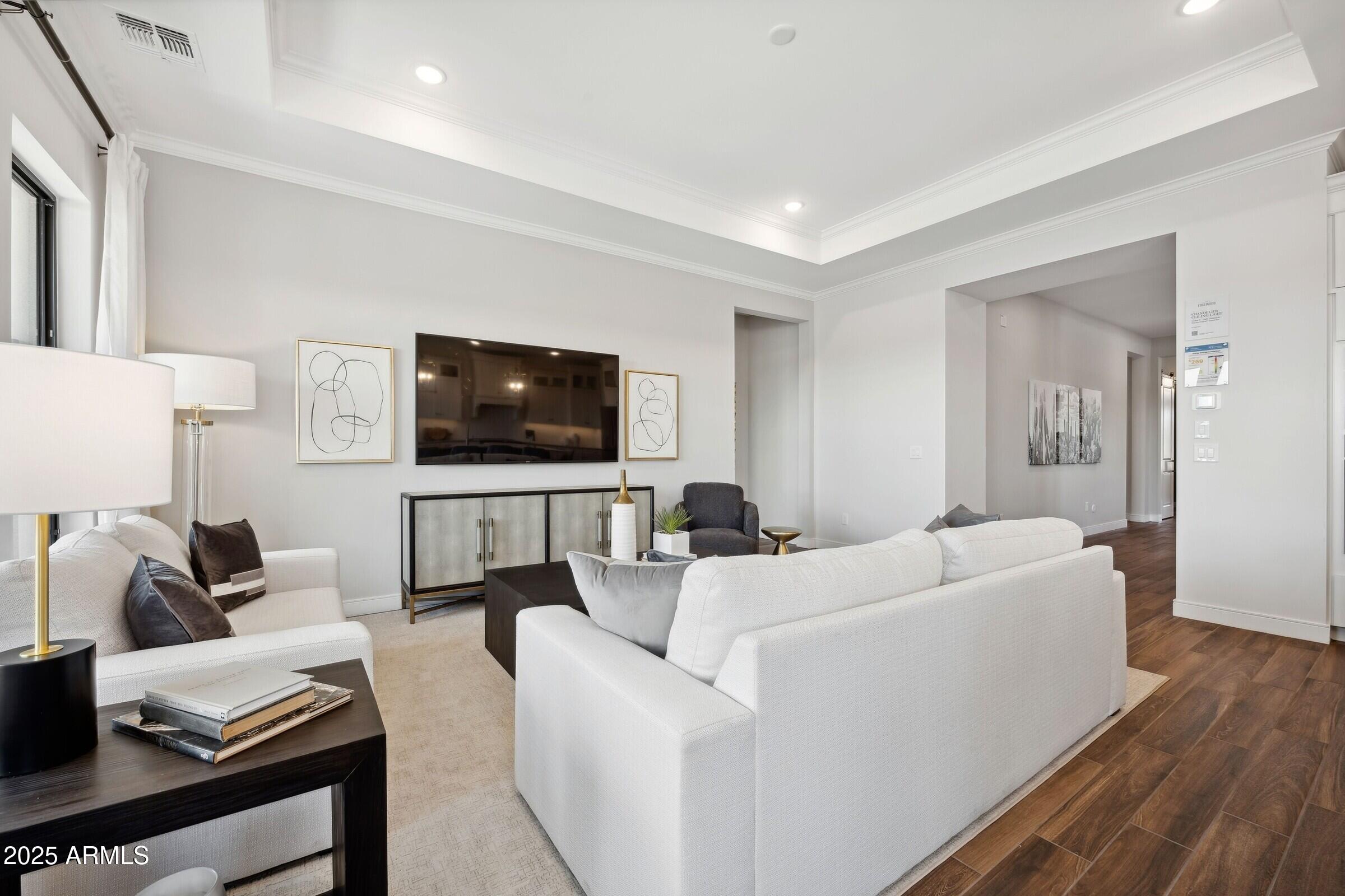 521 E Greenback Drive