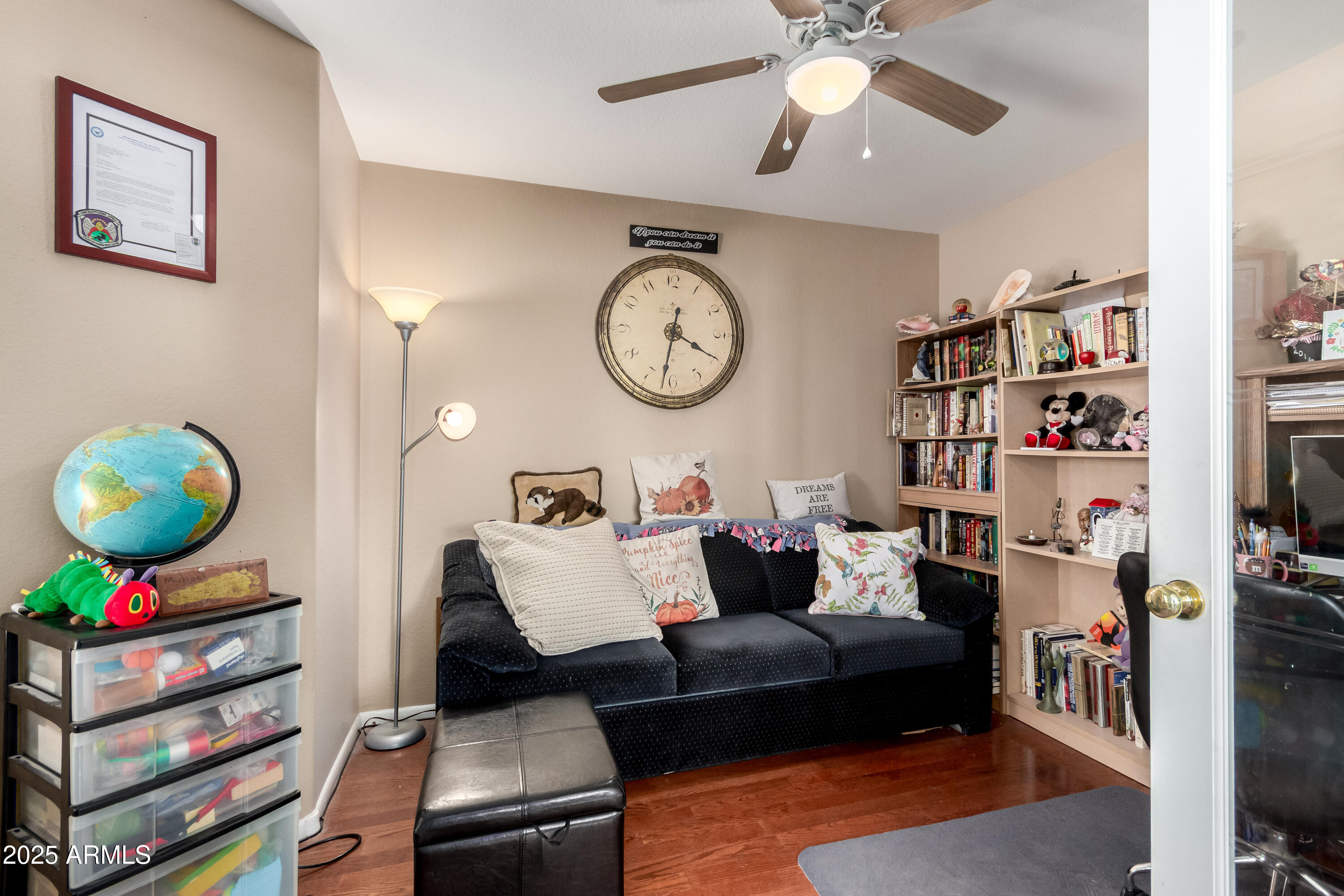 1942 S THUNDERBIRD Drive