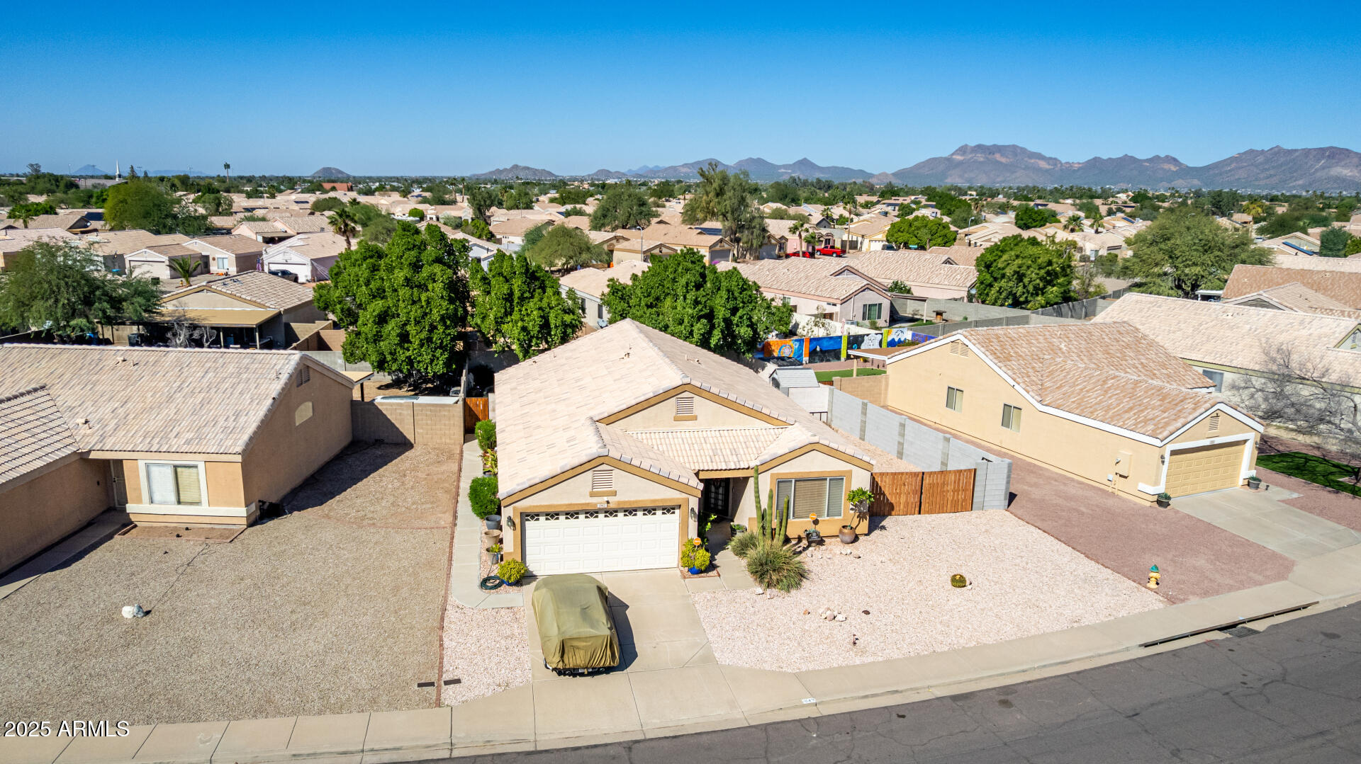 1942 S THUNDERBIRD Drive